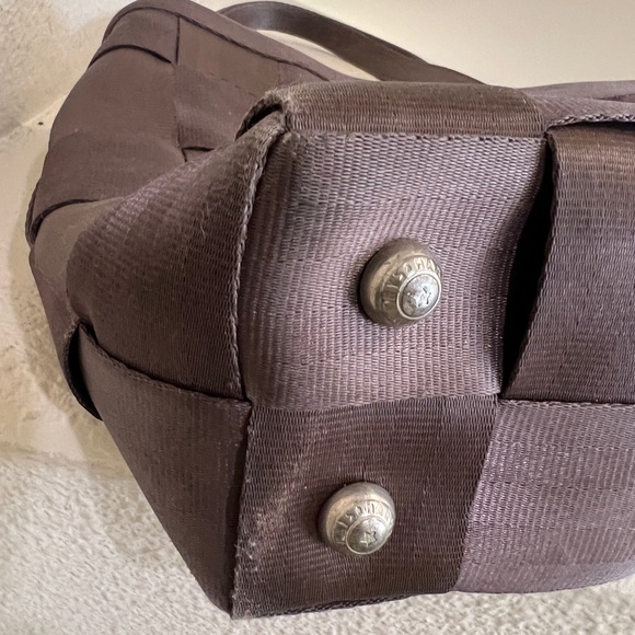 - Harveys Seatbelt Large Brown Cross Woven Drop Handle Tote‎ Purse Satchel … - Picture 5 of 10